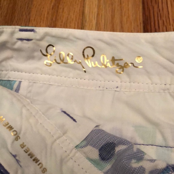 Lilly Pulitzer: The Walsh Shorts - Picture 3 of 5